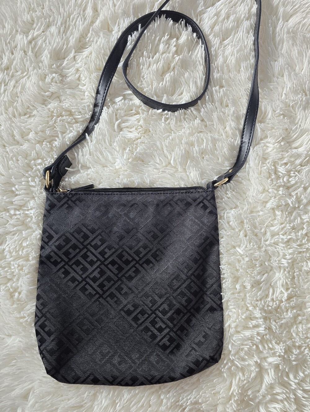 Tommy Hilfiger Crossbody Bag - Picture 3 of 9